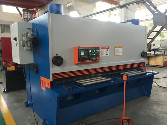 Plaatmetalen Guillotine Schaar CNC Hydraulische Schaarmachine met Achteraanslag 600 mm Rexroth Klep die Metaal Snijdt