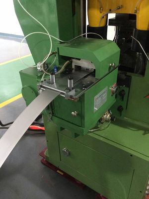 Op de vloer gemonteerd spoelvoersysteem Gebouwd om de spoeldikte te beheren 0.3 mm tot 6 mm Verbetering van de productielijnautomatisering