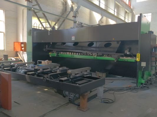 16 mm dikte computergestuurde numerieke hydraulische schaar CNC-besturingssysteem Duurzame industriële metaalsnijder