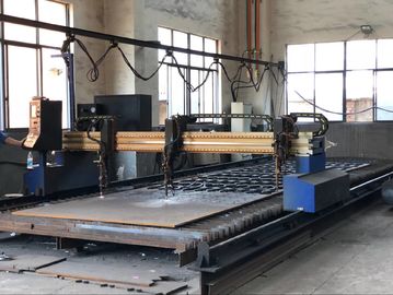 6 mm maximale buigdikte NC-persrem met buig- en hydraulische perscapaciteit
